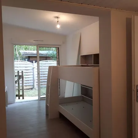 Maison Au Calme Sur Grand Terrain Avec Piscine * Saint-Vivien-de-Medoc