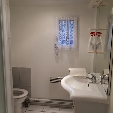 Holiday home Maison Au Calme Sur Grand Terrain Avec Piscine *