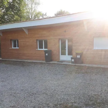 Maison Au Calme Sur Grand Terrain Avec Piscine * Saint-Vivien-de-Medoc